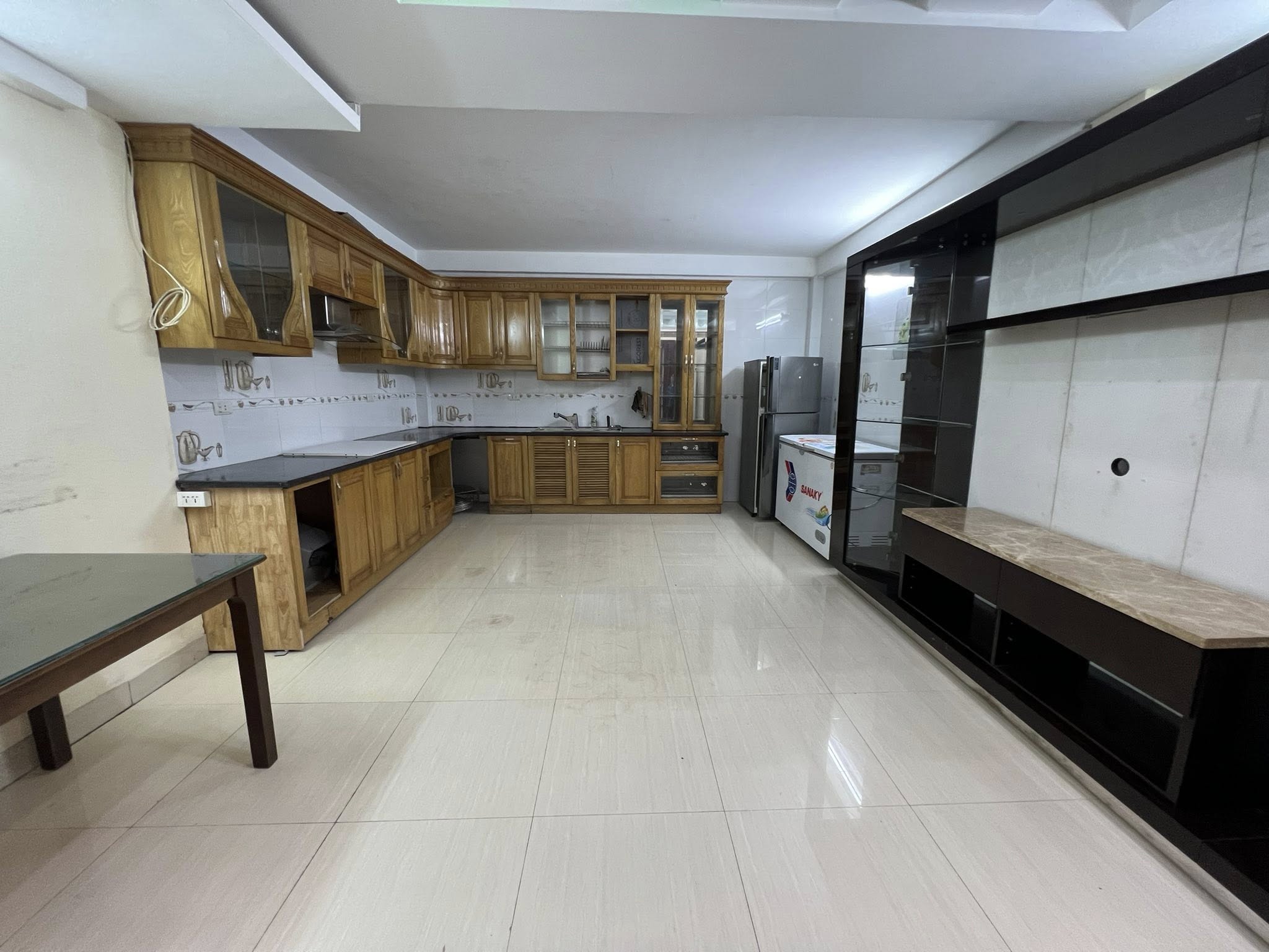 Cho thuê nhà ngõ ô tô Phố Hoàng Văn Thái, 4 tầng x 50m2, 5 ngủ, 19.5 Triệu VP, Trung tâm - Ảnh chính